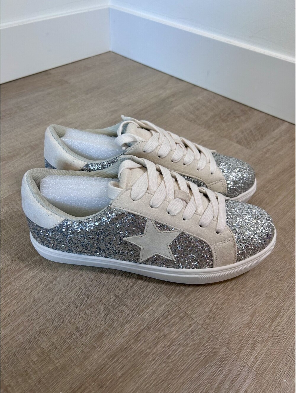 NWOT Suede Glitter Star Sneaker STEVEN New York REEVES Shoes Women Sz 8